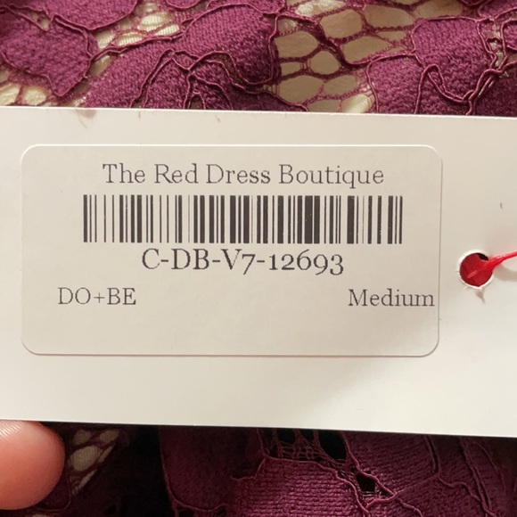 Maroon laced fitted cocktail dress - Picture 4 of 4